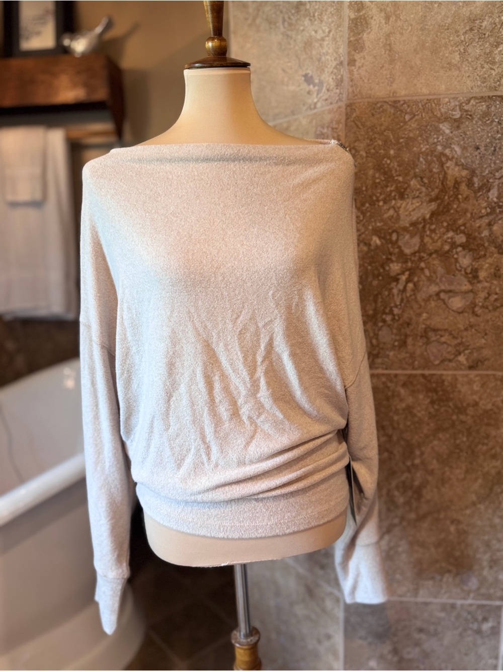 NWT Gilli Cream Boatneck Lightweight Sweater with shoulder zipper small